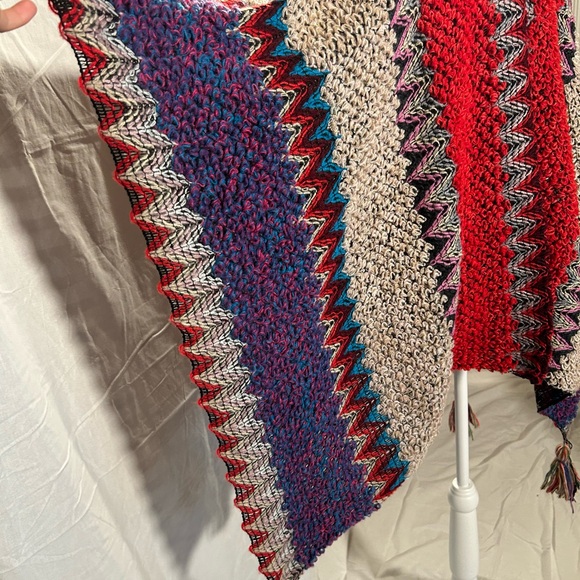 Poncho - Shaw - Picture 6 of 6